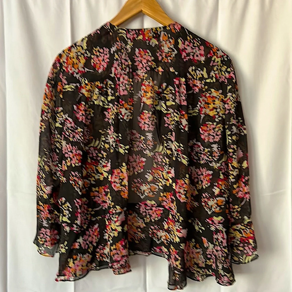 Jones New York Woman 💯% Silk Sheer Flutter Sleeve Shirt Top **Size 18W** - Picture 2 of 4